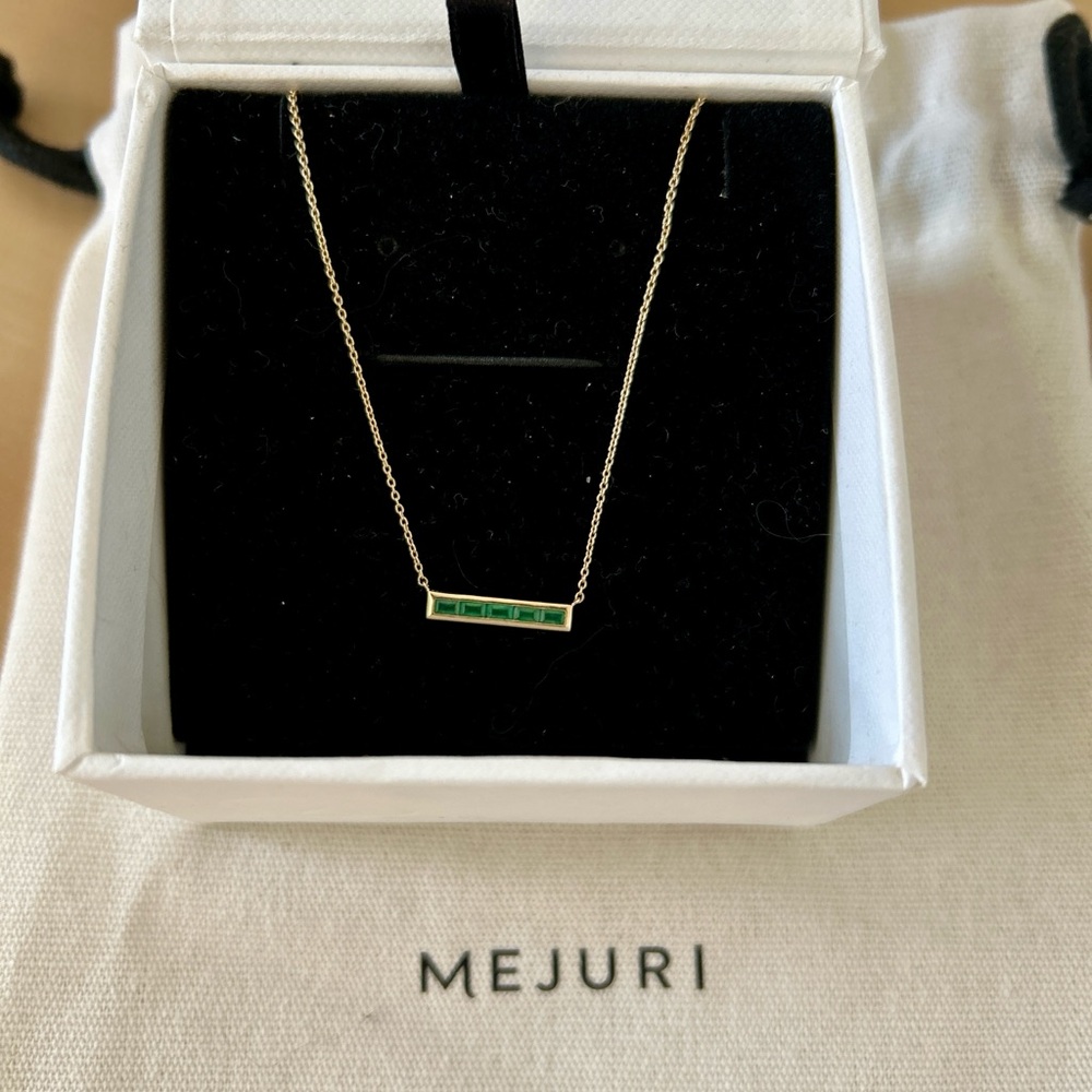 Mejuri Baguette Emerald Bar Necklace-14k
